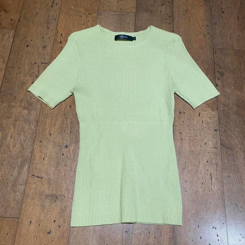 Zesica lime green ribbed short sleeve top‎ Size L